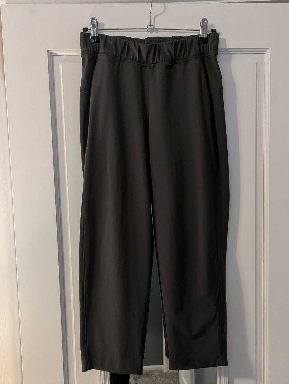 Lululemon Gray Cropped Athletic Pants